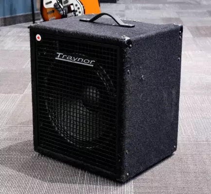 Traynor - Small Block SB115 - 200 Watt 1x15 inch Bass Combo Amp 2